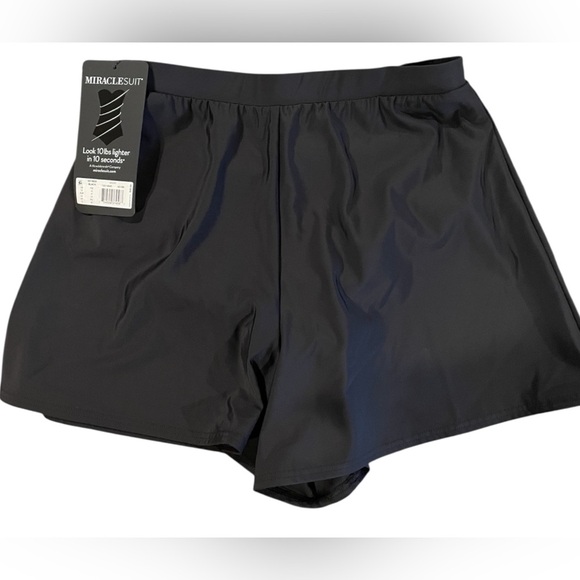 NWT Miraclesuit Women's Classic Black Swim Shorts - Picture 3 of 5